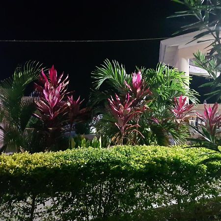 Cool Breeze Discovery Bay Exterior photo